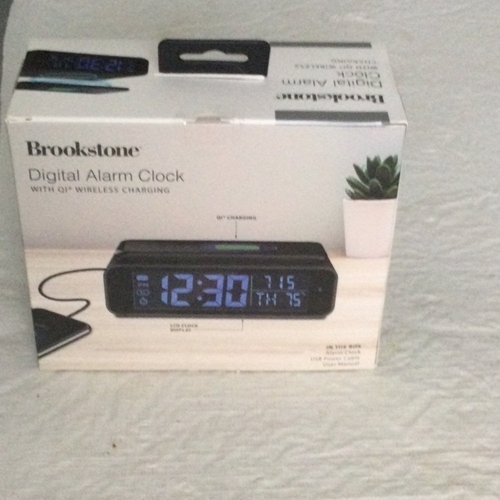 Home Brookstone Digital Alarm Clock with Wireless Charging New